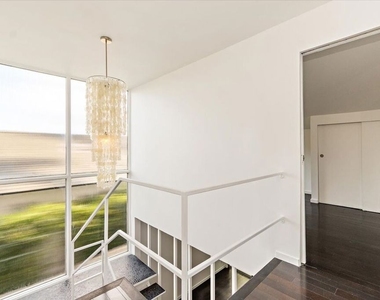 12913 Gilmore Avenue - Photo Thumbnail 15