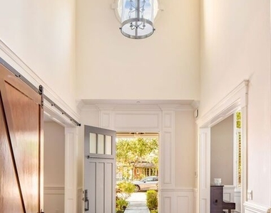 4505 Morella Avenue - Photo Thumbnail 6