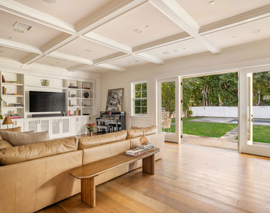 4505 Morella Avenue - Photo Thumbnail 10