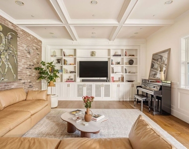 4505 Morella Avenue - Photo Thumbnail 11