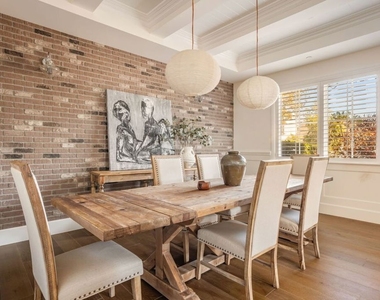 4505 Morella Avenue - Photo Thumbnail 5