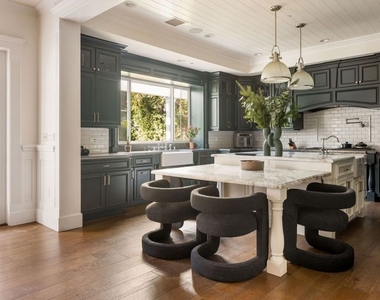 4505 Morella Avenue - Photo Thumbnail 7