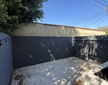 4507 Lomita Street - Photo Thumbnail 24