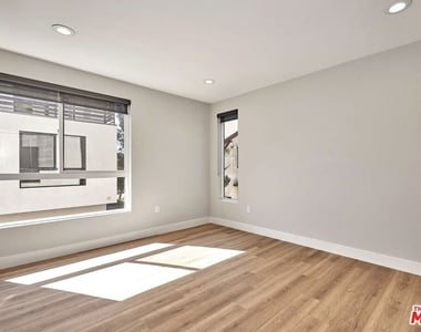 4507 Lomita Street - Photo Thumbnail 16
