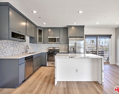 4507 Lomita Street - Photo Thumbnail 4