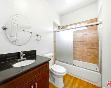 2025 3rd Avenue - Photo Thumbnail 5