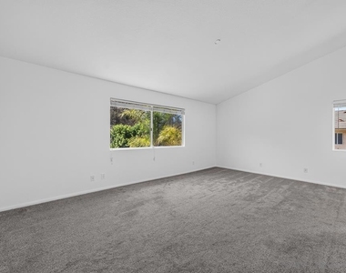 13887 Carriage Rd - Photo Thumbnail 26