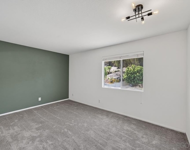 13887 Carriage Rd - Photo Thumbnail 35