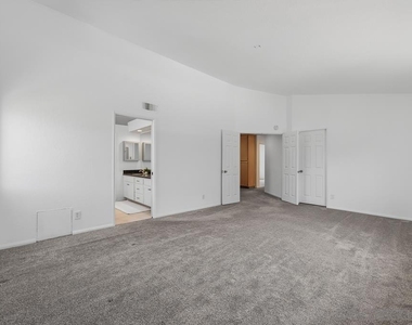 13887 Carriage Rd - Photo Thumbnail 27