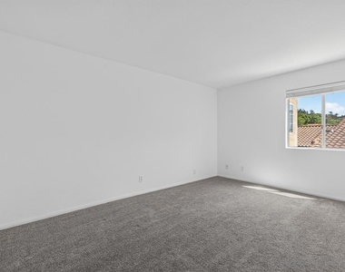 13887 Carriage Rd - Photo Thumbnail 33