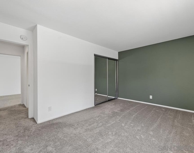 13887 Carriage Rd - Photo Thumbnail 36