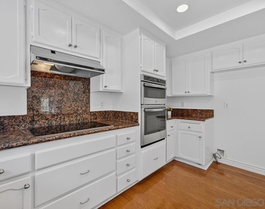 13887 Carriage Rd - Photo Thumbnail 20