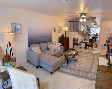 494 E Calle Begonia - Photo Thumbnail 4