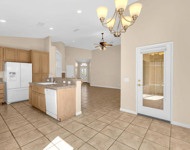 79851 Carmel Valley Avenue - Photo Thumbnail 11