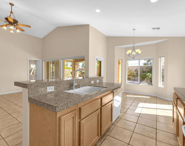 79851 Carmel Valley Avenue - Photo Thumbnail 10