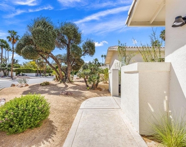 2063 S Broadmoor Drive - Photo Thumbnail 2