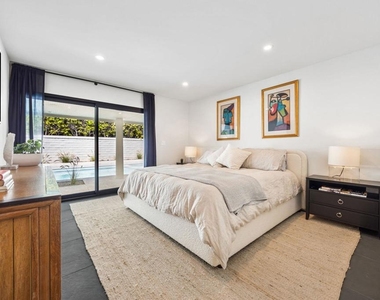2063 S Broadmoor Drive - Photo Thumbnail 18