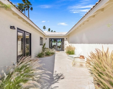 2063 S Broadmoor Drive - Photo Thumbnail 3