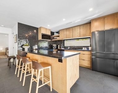 2063 S Broadmoor Drive - Photo Thumbnail 15
