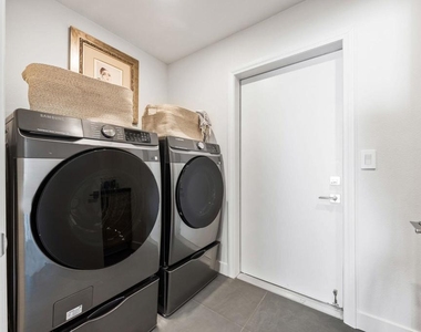 2063 S Broadmoor Drive - Photo Thumbnail 27