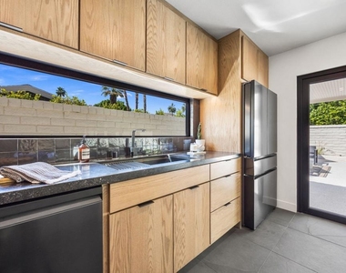 2063 S Broadmoor Drive - Photo Thumbnail 17