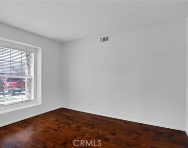 235 Peregrine Lane - Photo Thumbnail 9