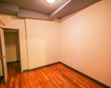 East 5th Street - Photo Thumbnail 7
