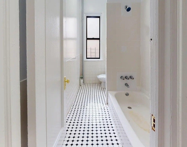 West 146 Street - Photo Thumbnail 3