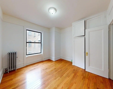 West 146 Street - Photo Thumbnail 2