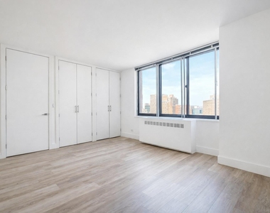 1735 York Avenue - Photo Thumbnail 6
