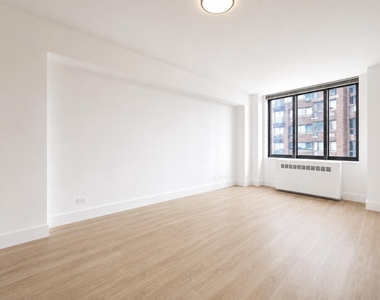 1735 York Avenue - Photo Thumbnail 2