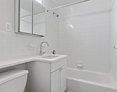 East 84th Street - Photo Thumbnail 5