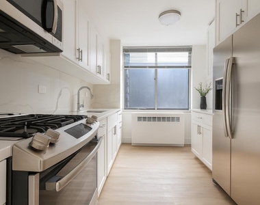 1735 York Avenue - Photo Thumbnail 2