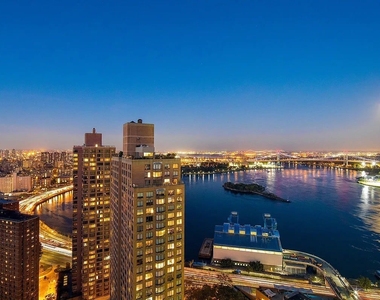 1735 York Avenue - Photo Thumbnail 16