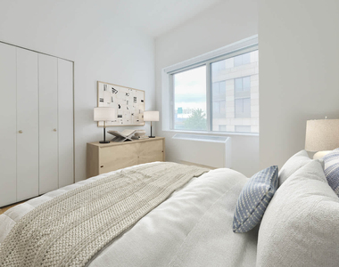 180 Riverside Blvd - Photo Thumbnail 70