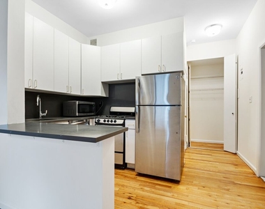 Lexington Avenue - Photo Thumbnail 1