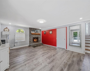 309 Sunrise Drive - Photo Thumbnail 10