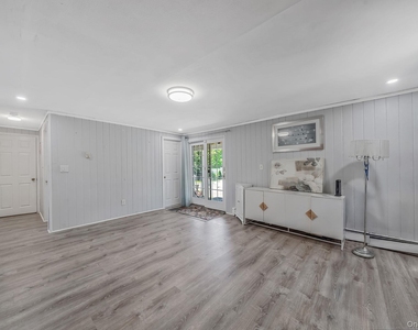 309 Sunrise Drive - Photo Thumbnail 9