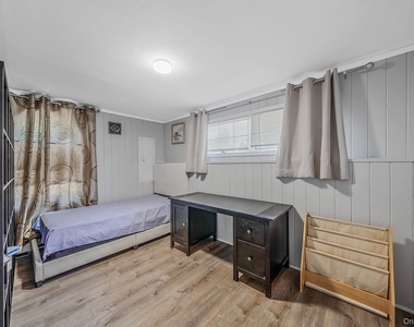 309 Sunrise Drive - Photo Thumbnail 6