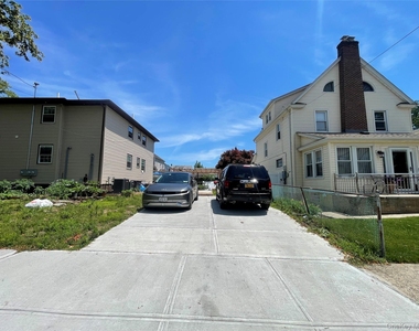 104-03 196th Street - Photo Thumbnail 4