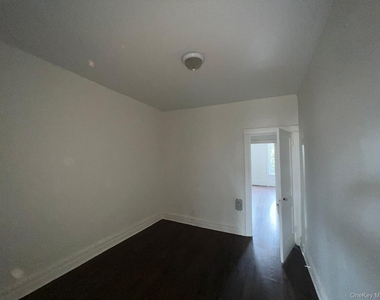 6218 60th Drive - Photo Thumbnail 7