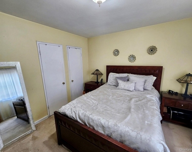 260-40 Langston Avenue - Photo Thumbnail 12