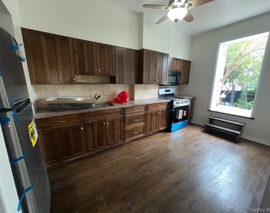 6218 60th Drive - Photo Thumbnail 7