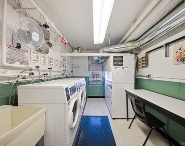 250 N Broadway - Photo Thumbnail 30