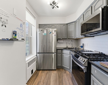 250 N Broadway - Photo Thumbnail 8