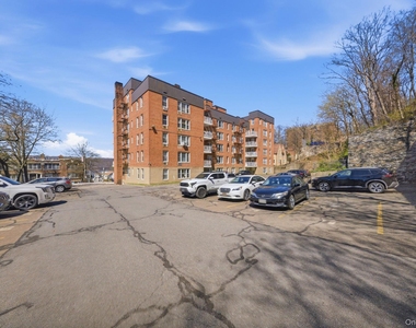 250 N Broadway - Photo Thumbnail 31