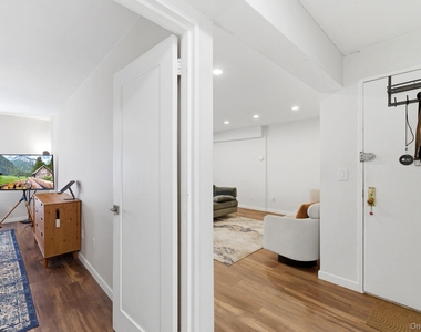250 N Broadway - Photo Thumbnail 14