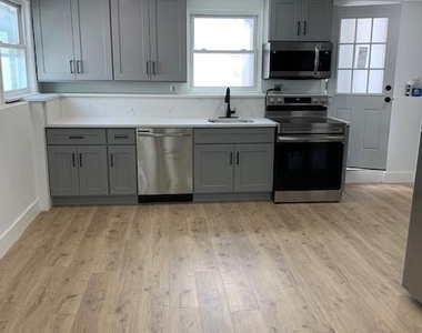 25 Jerome Street - Photo Thumbnail 10