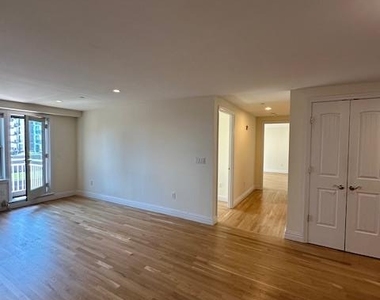 125 E Broadway - Photo Thumbnail 14