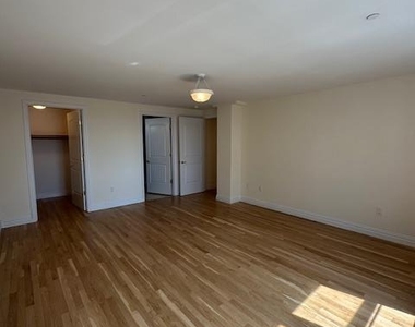 125 E Broadway - Photo Thumbnail 11